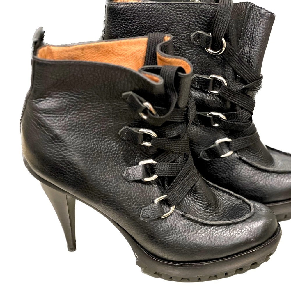 ✨MK Leather Booties✨